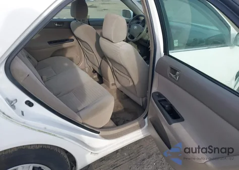 2005 Toyota Camry Le from USA, damaged, VIN 4T1BE32K45U540683